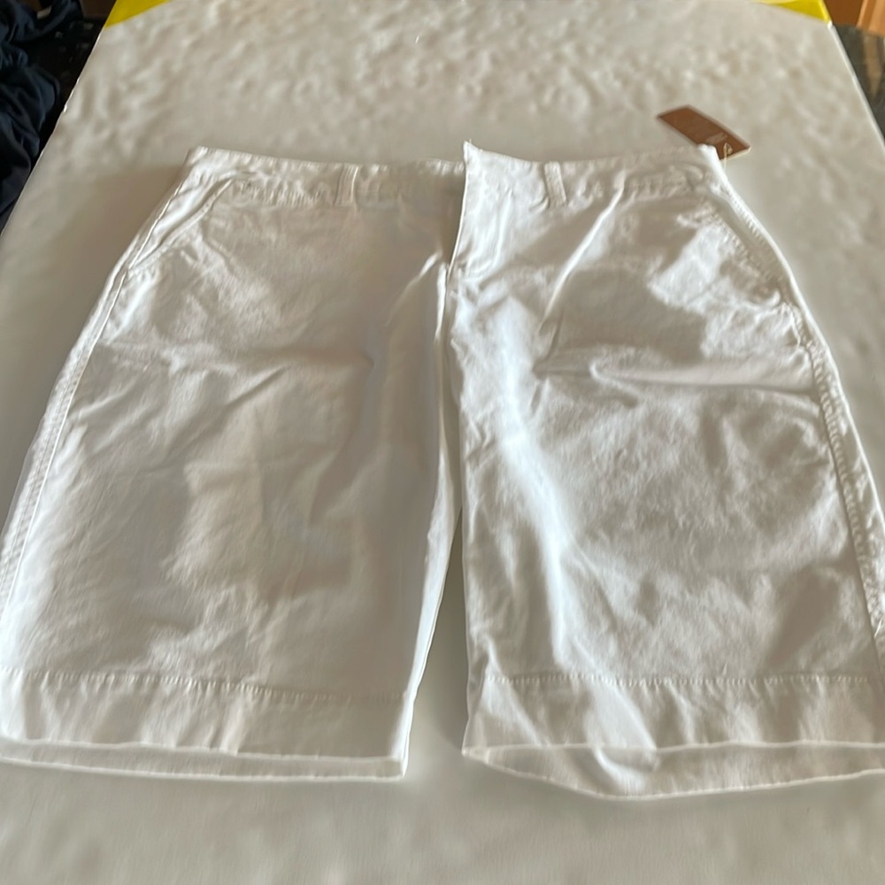 Sonoma woman’s Bermuda short. Brand new size 16